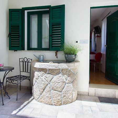 Apartments Petrinic Crnogaj Baška Kültér fotó