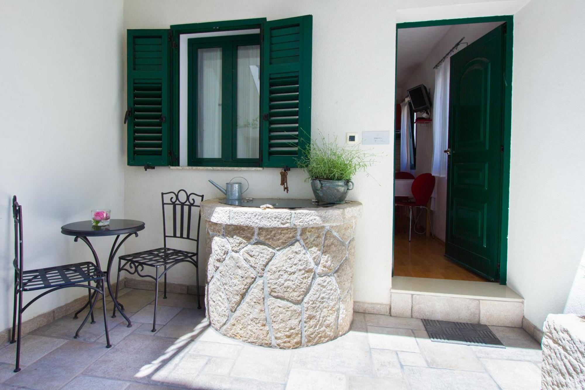 Apartments Petrinic Crnogaj Baška Kültér fotó