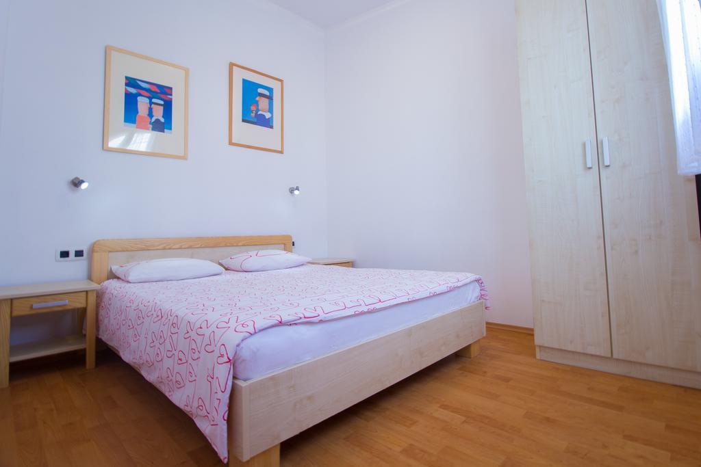 Apartments Petrinic Crnogaj Baška Kültér fotó